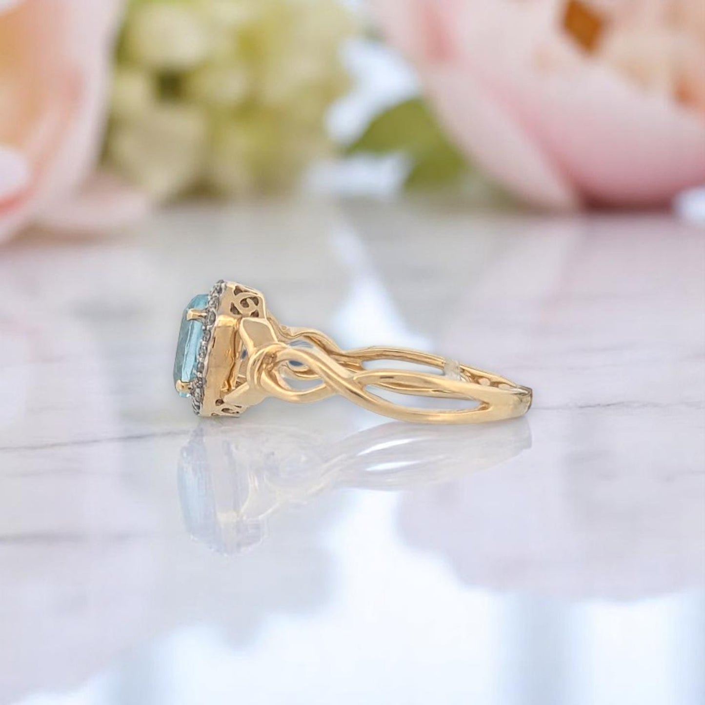 Billie | 10K Yellow Gold | Aquamarine and Natural Diamond | Ring