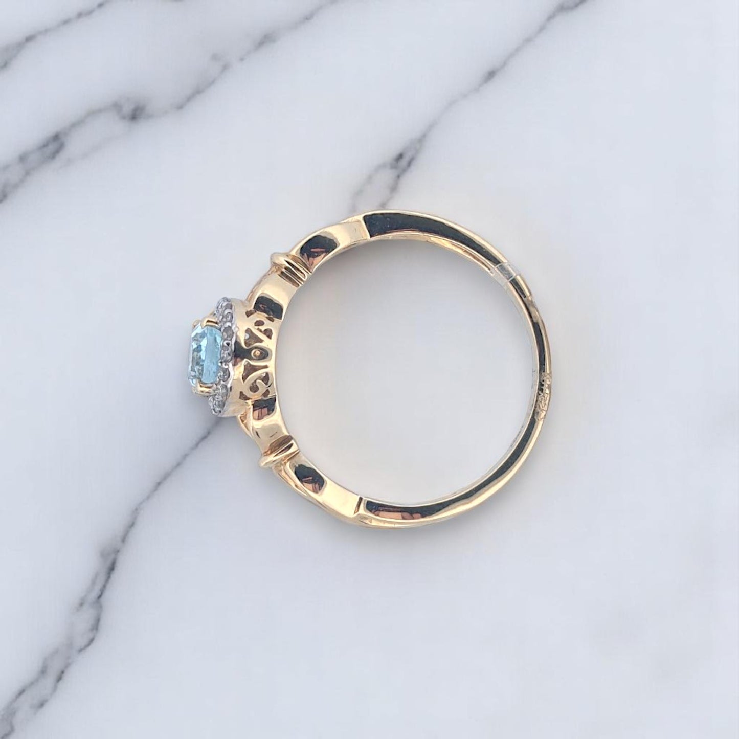 Billie | 10K Yellow Gold | Aquamarine and Natural Diamond | Ring
