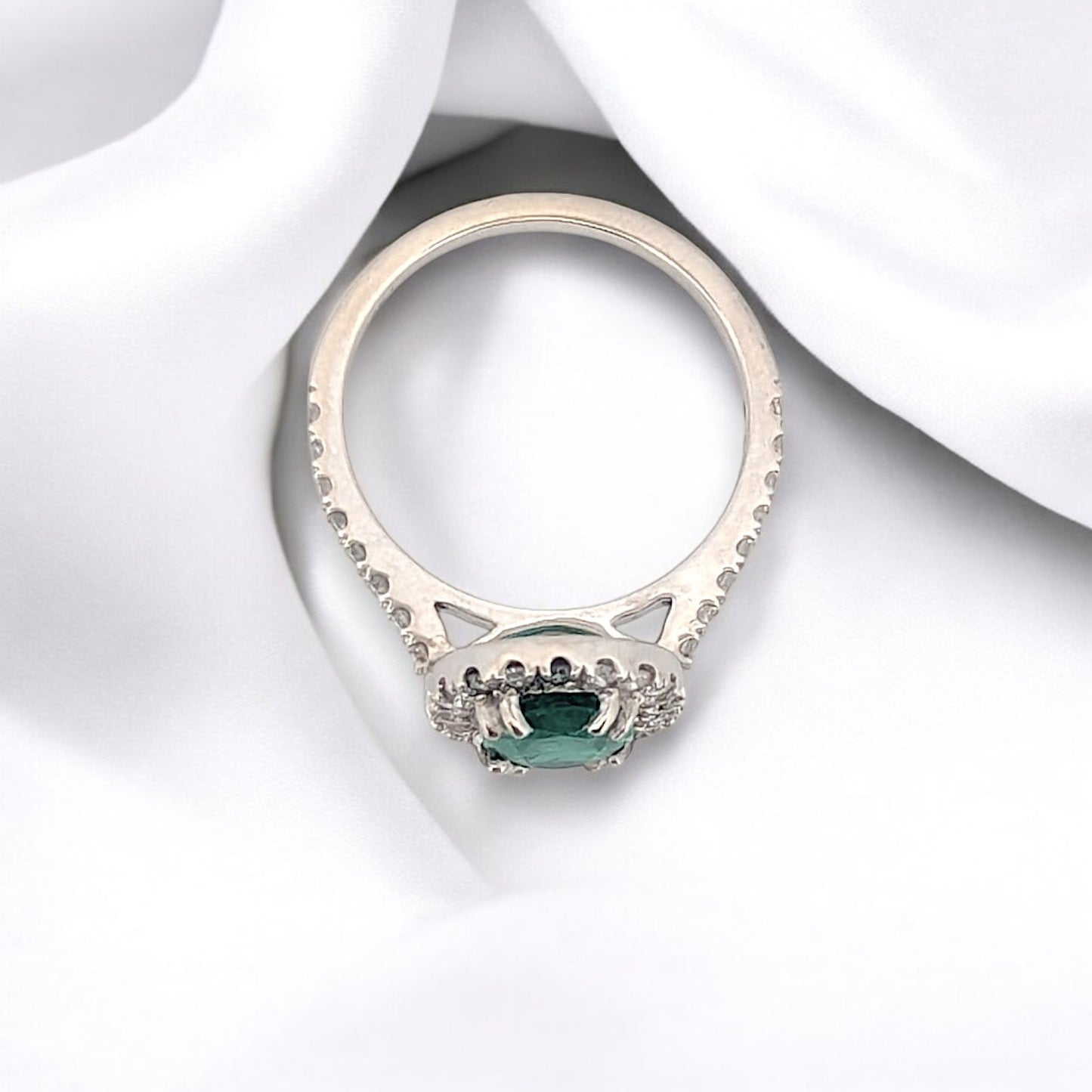 Amara | 14K White Gold | Emerald and Natural Diamond | Ring