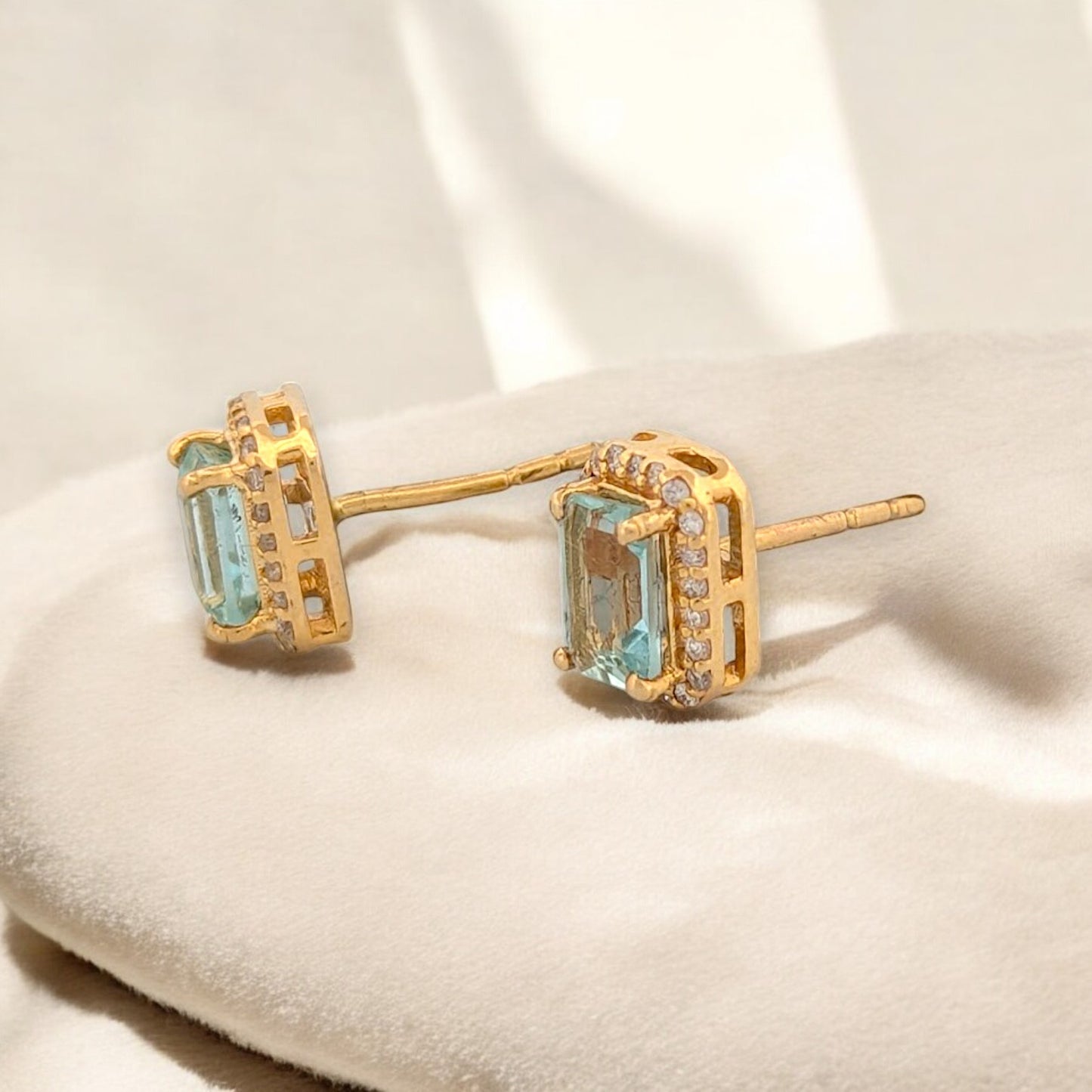 Koa | 14k Yellow Gold | Aquamarine and Natural Diamond | Earrings