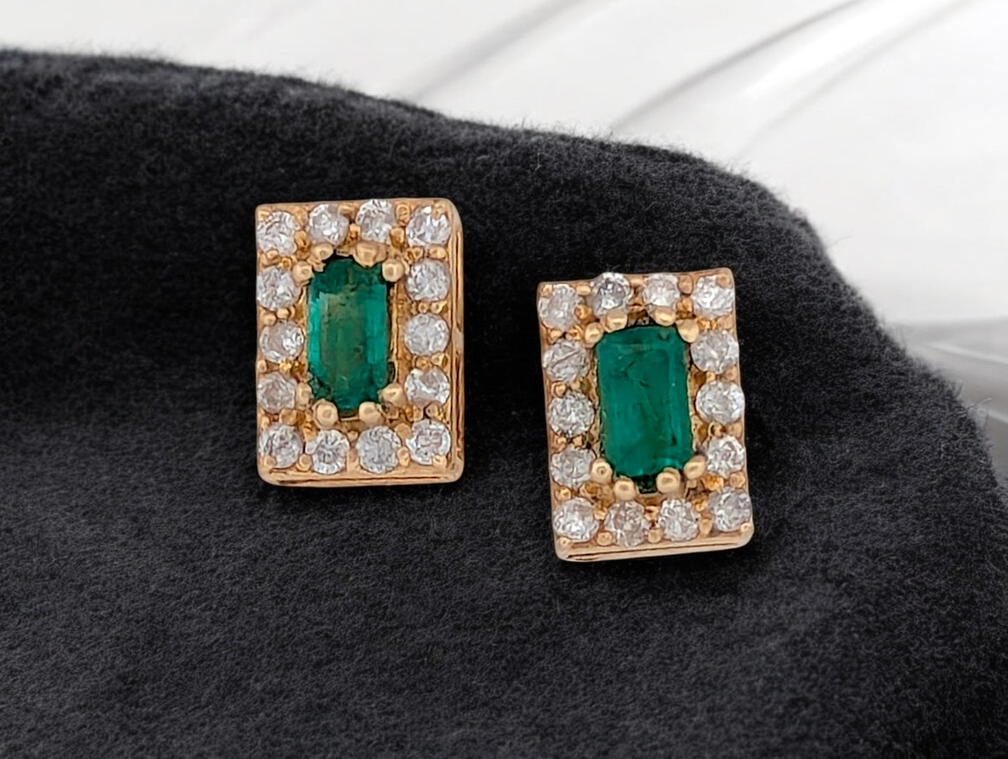 Autumn | 14K Yellow Gold | Emerald and Natural Diamond | Earrings