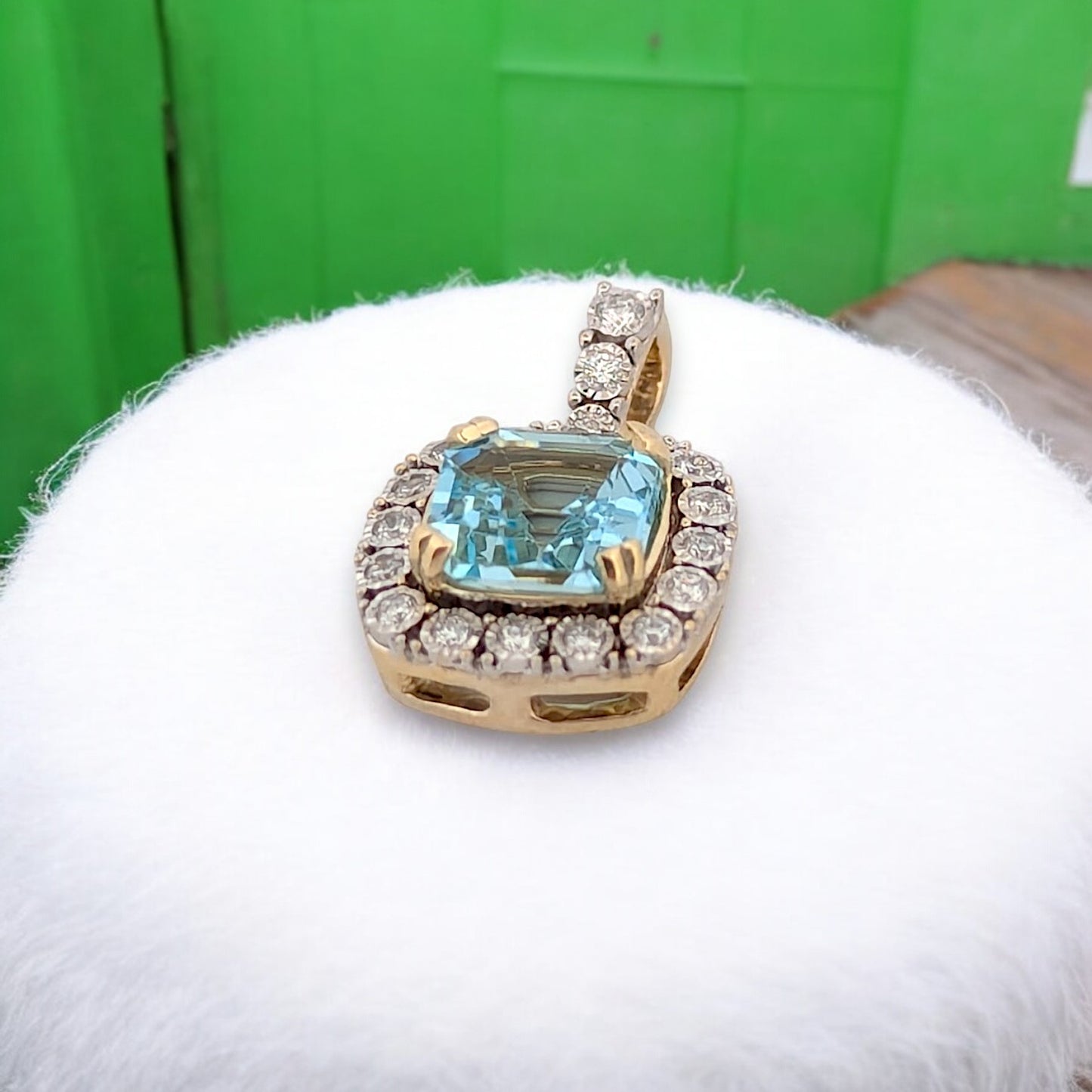 Nova | 14K Yellow Gold | Aquamarine and Natural Diamond | Necklace