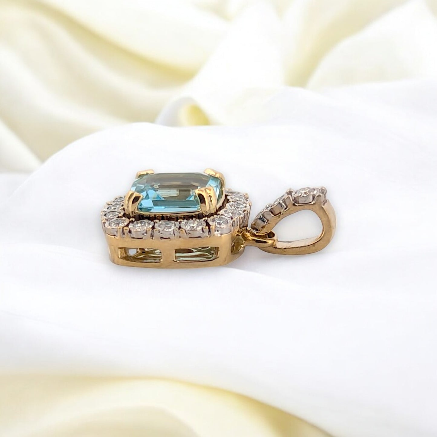 Nova | 14K Yellow Gold | Aquamarine and Natural Diamond | Necklace