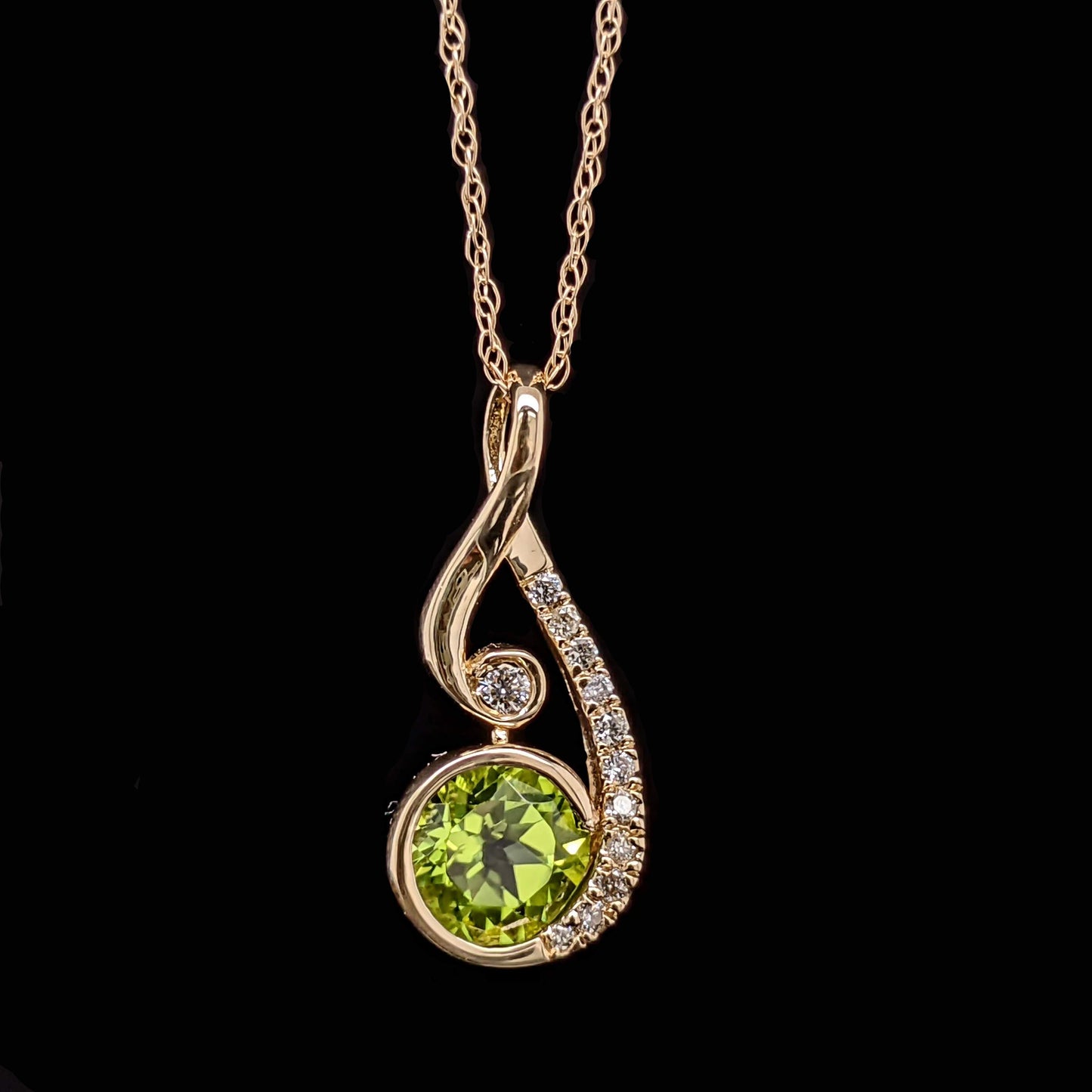 Kathryn | 14k Yellow Gold | Peridot and Diamond | Necklace