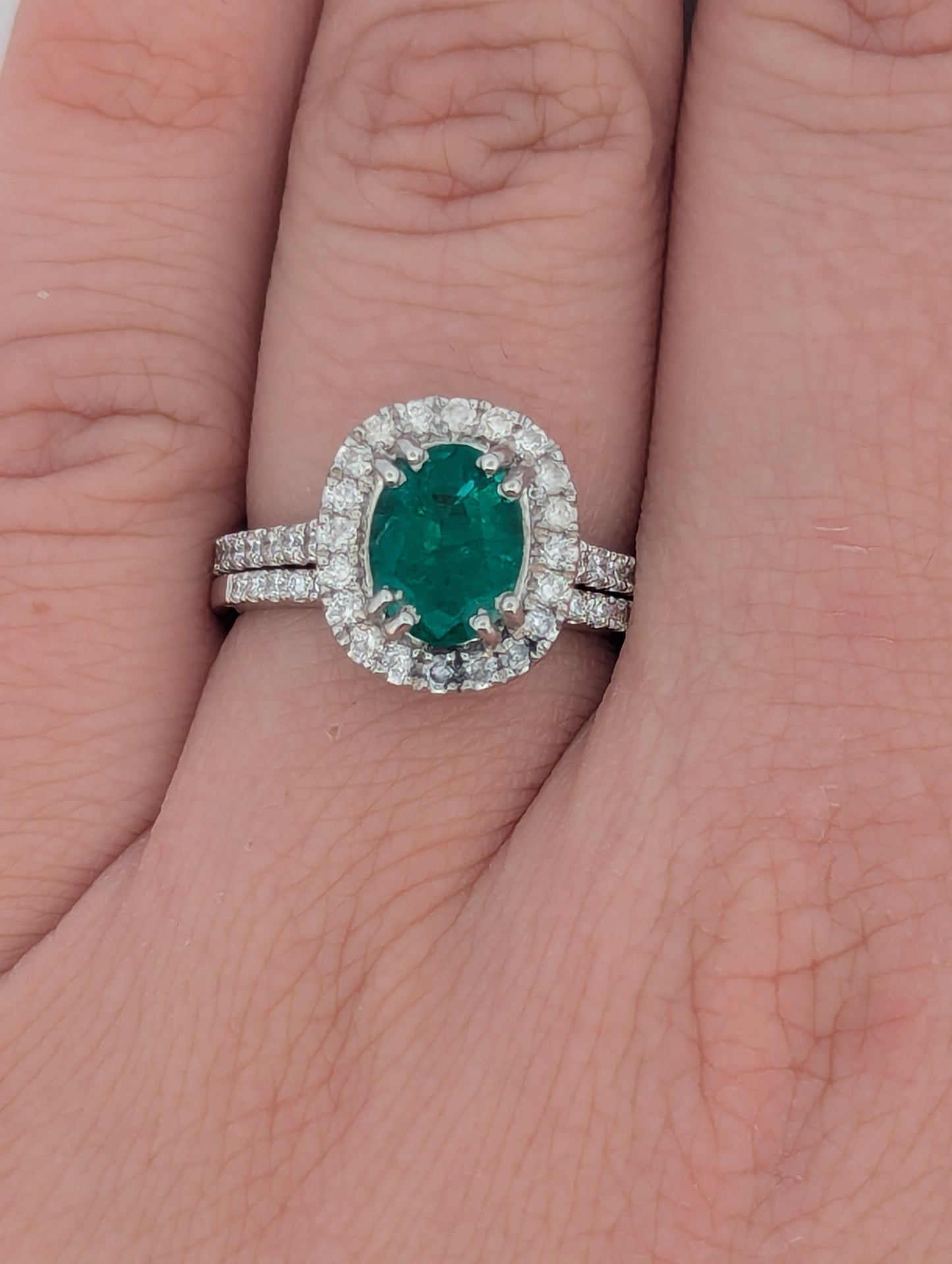 Amara | 14K White Gold | Emerald and Natural Diamond | Ring