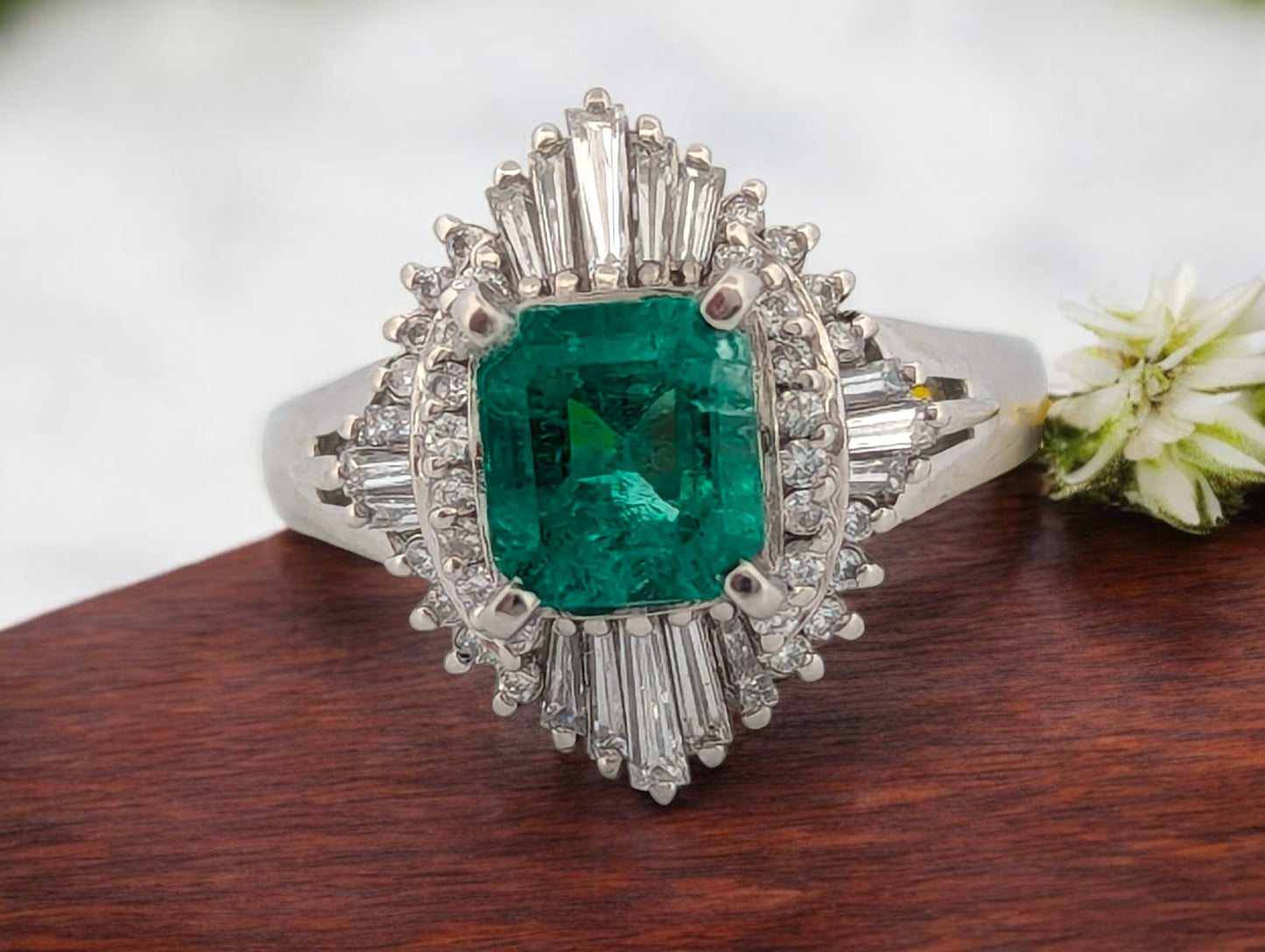 Thekla | Platinum | Emerald and Natural Diamond | Ring