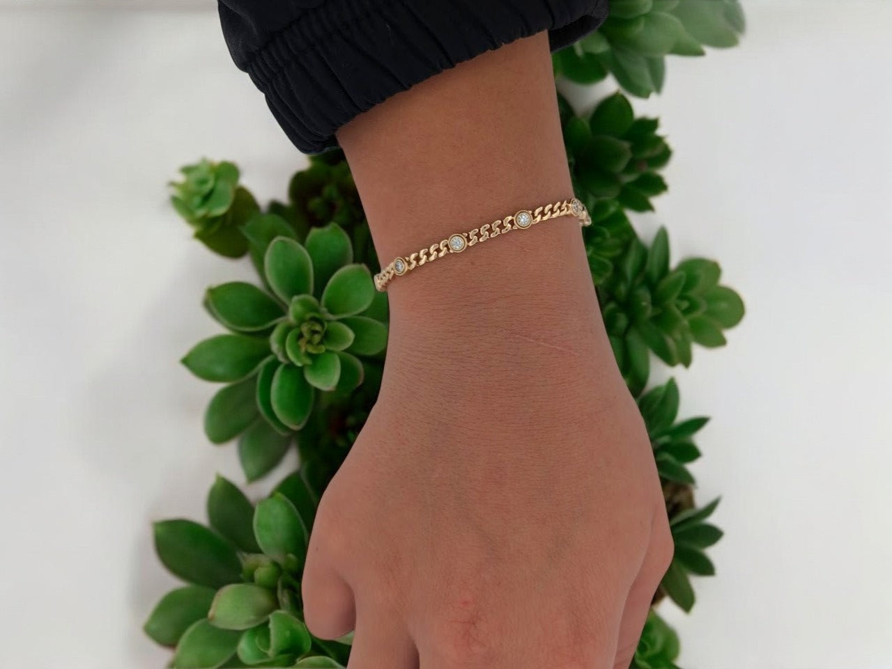 Brooke – 14K Yellow Gold Cuban Link Bracelet with Bezel-Set Natural Diamonds (0.75 CTW)