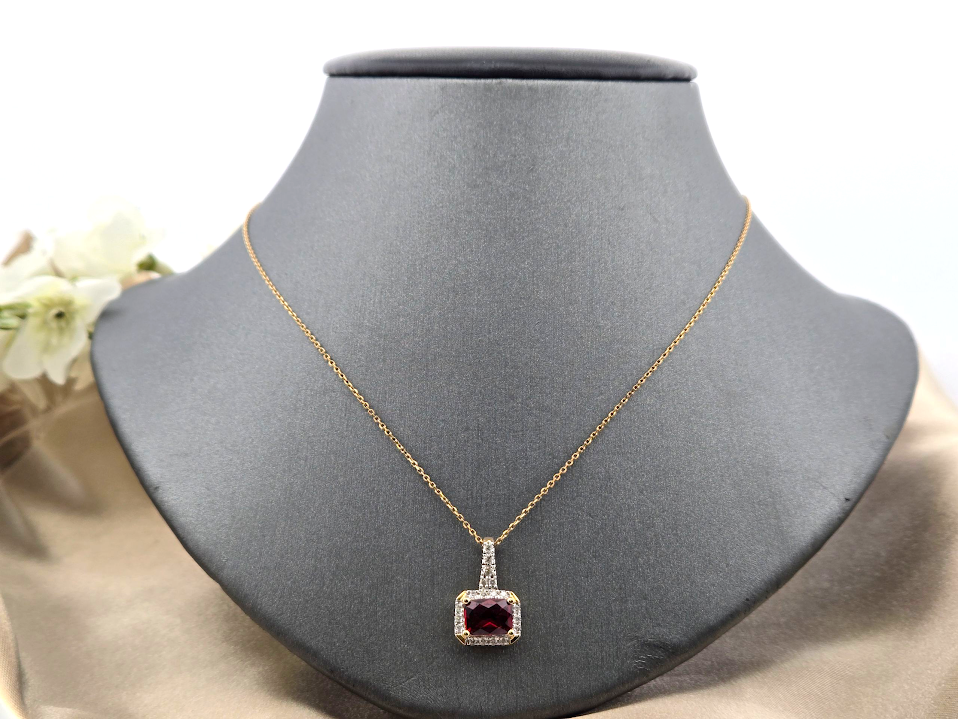 Mandy | 10k Yellow Gold | Garnet | Diamond | Necklace
