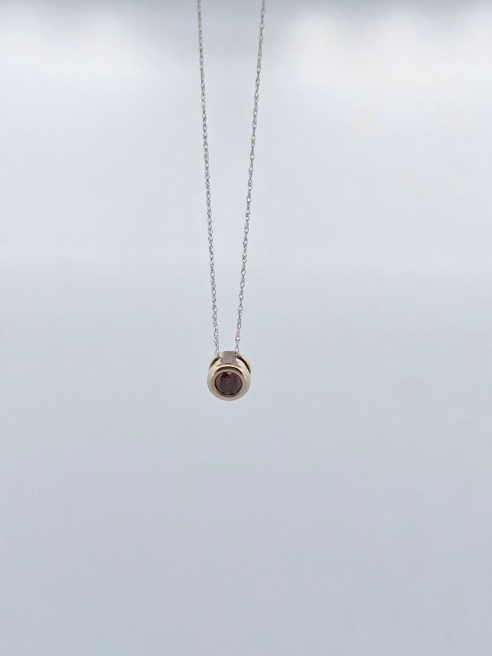 Maggie | 10k White Gold | Garnet | Necklace