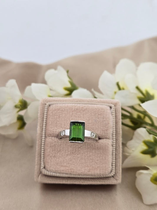 Aeris | 18k White Gold | Emerald Tourmaline & Diamond | Ring