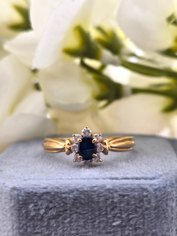Allie | 18k Yellow Gold | Sapphire & Natural Diamond | Ring