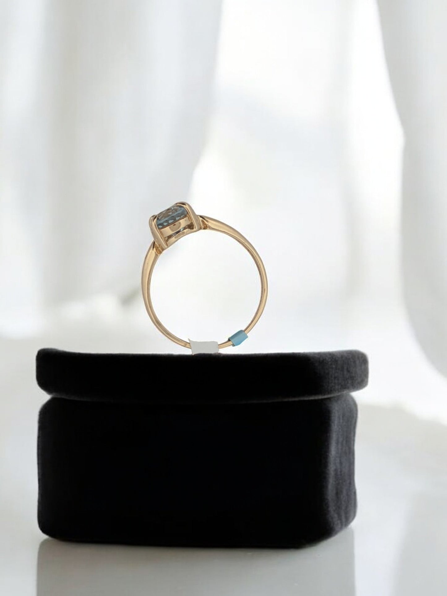 Kaitlyn | 10K Yellow Gold Vintage Ring with 1-Carat Aquamarine in Four-Prong Setting (Size 6.5)