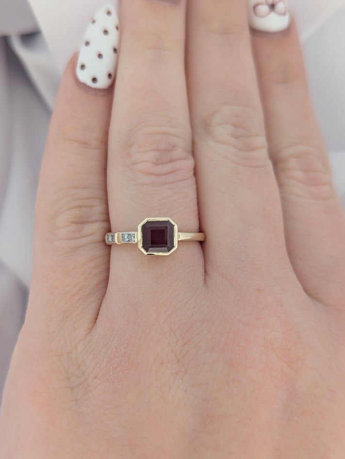 Darci | 10K Yellow Gold | Ruby | Natural Diamond | Ring