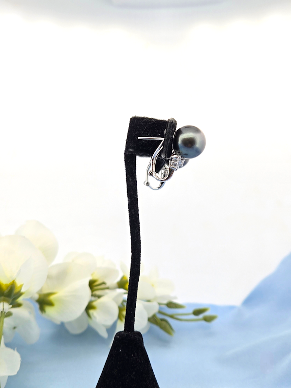 Sammi | 18k White Gold | Black Pearl & Natural Diamond | Earrings