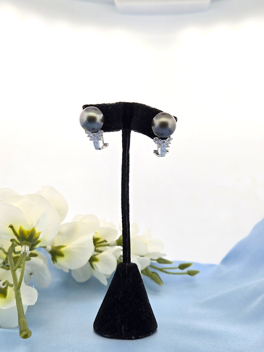 Sammi | 18k White Gold | Black Pearl & Natural Diamond | Earrings