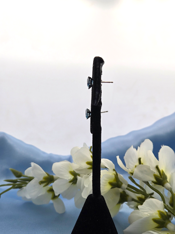 Millie | 14k White Gold | Blue Diamond | Earrings