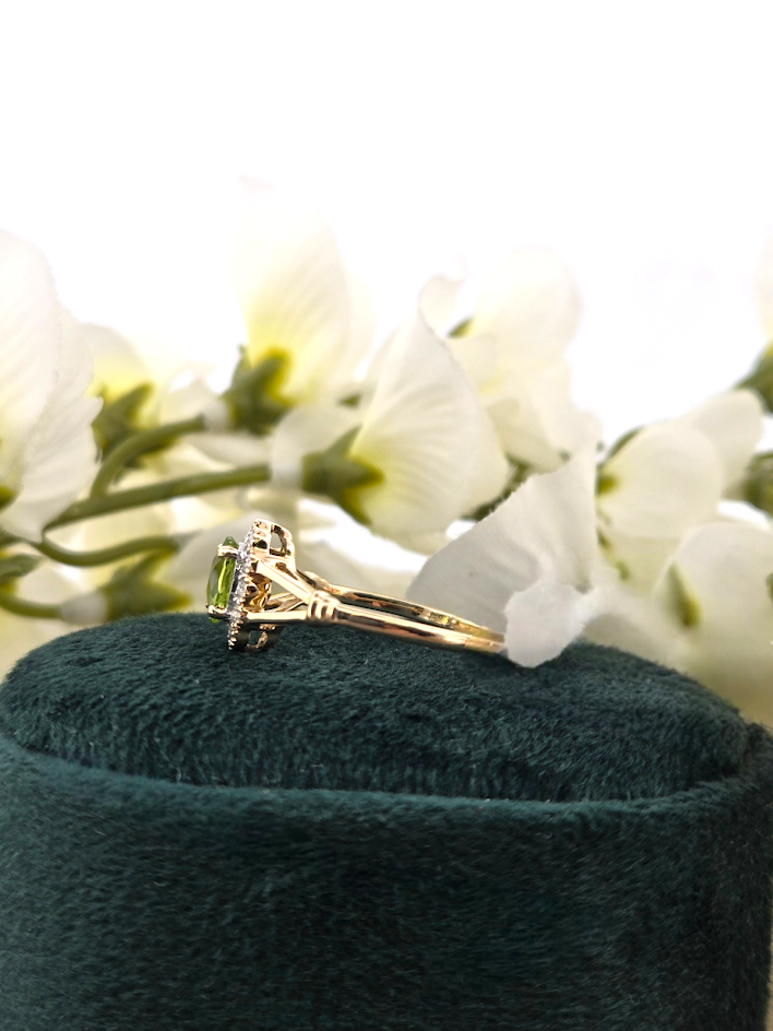 Perry | 10k Yellow Gold | Peridot & Natural Diamond | Ring