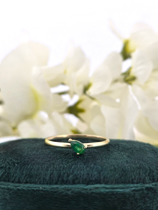 Arianne | 10k Yellow Gold | Emerald | Ring