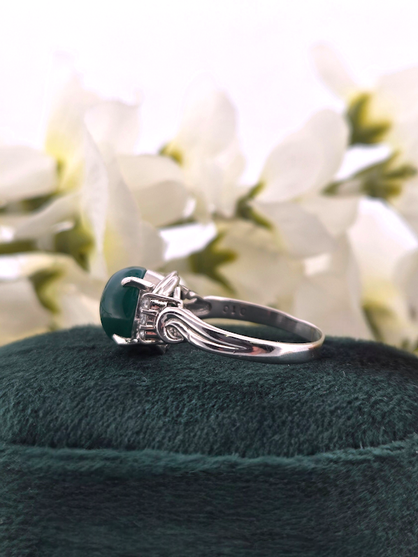 Sylvia | Platinum | Green Agate & Natural Diamond | Ring