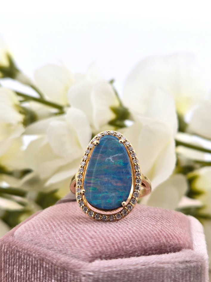 Ariya | 14k Yellow Gold | Opal & Natural Diamond | Ring