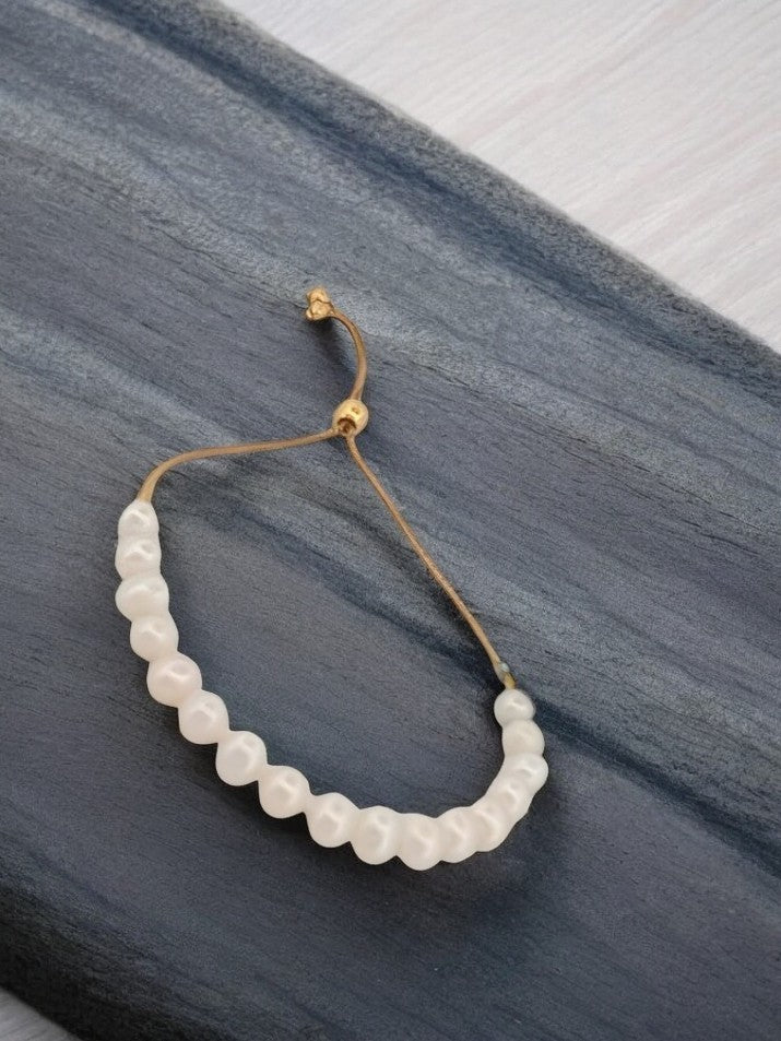 Harriet Pearl Bolo Bracelet|14K Yellow Gold Pearl Bracelet| Adjustable Bolo Bracelet with Pearls & Yellow Gold